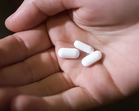 Low-Dose Aspirin Reveals Major Benefit in Stopping Colorectal Cancer Recurrence, Research Finds